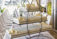 Tort weselny prostokątny 3-piętrowy pokryty marcepanem